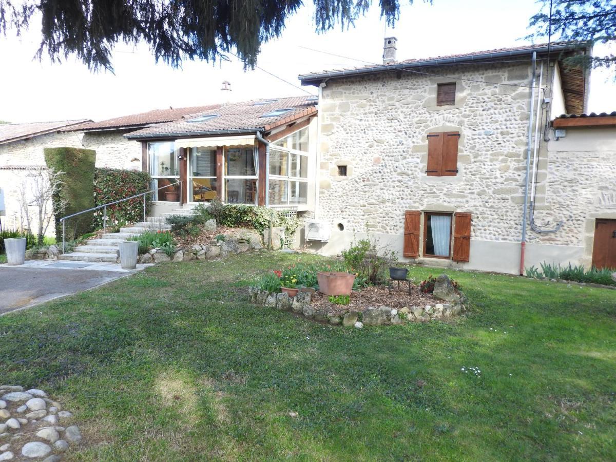 Gite De La Pierre Verte Saint-Lattier Kültér fotó